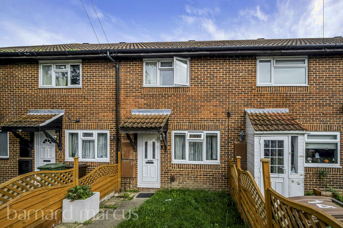 2 Bedroom House To Rent In Winchcombe Road, Carshalton, SM5