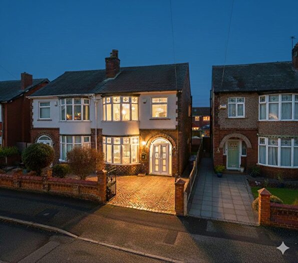 3 Bedroom Semi-detached House For Sale In Platt Fold Road, Leigh, Greater Manchester, WN7