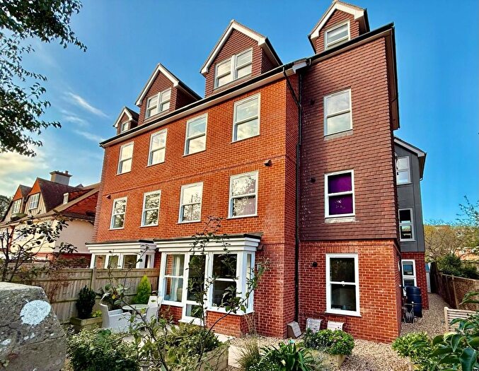 2 Bedroom Flat For Sale In Grassington Road, Eastbourne, BN20