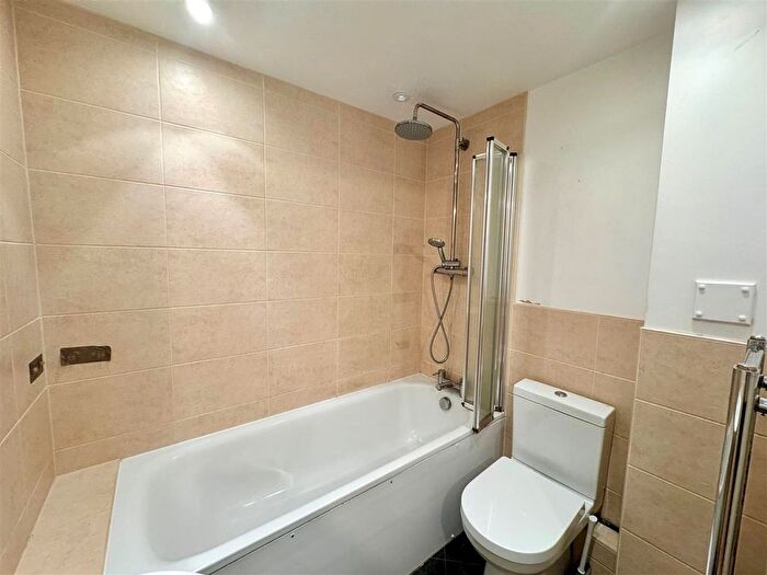1 Bedroom Flat To Rent In The Approach, Rayleigh, SS6