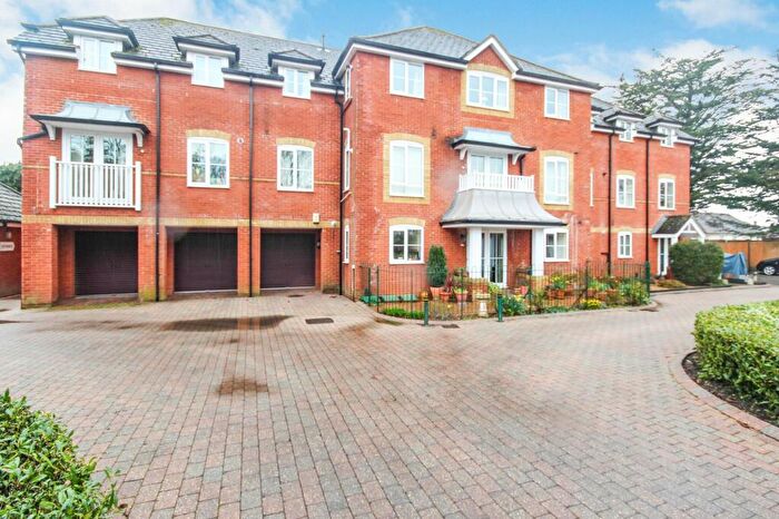 2 Bedroom Flat For Sale In Salisbury Road, Fordingbridge, SP6
