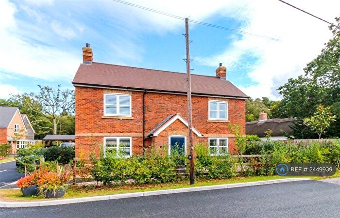 4 Bedroom Detached House To Rent In Sika Rise, Bransgore, Christchurch, BH23