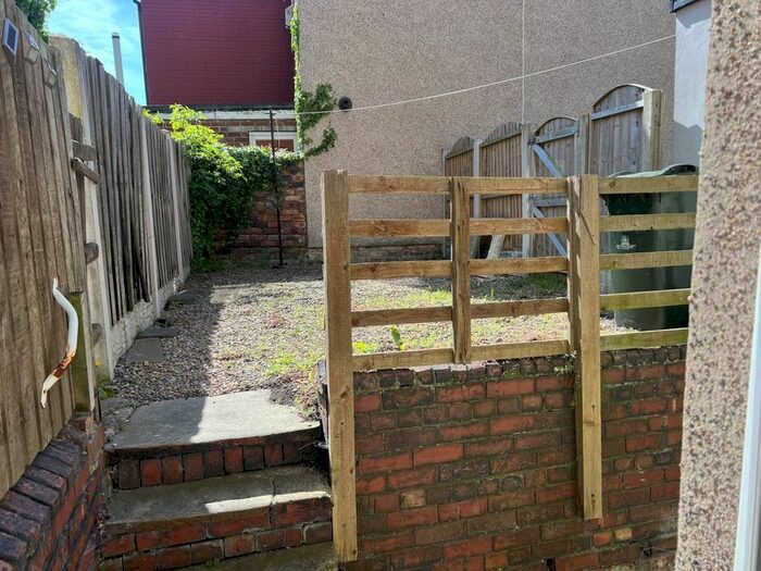 2 Bedroom Property To Rent In Pogmoor Road, Pogmoor, Barnsley, S75