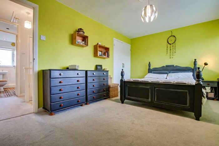 2 Bedroom Maisonette For Sale In Ivy House Road, Whitstable, Kent, CT5