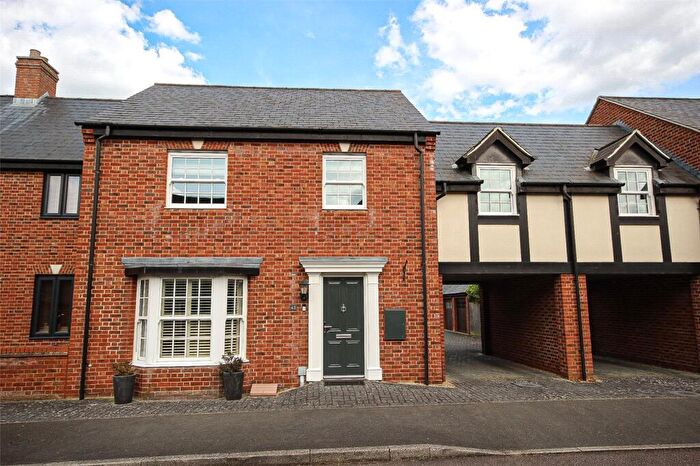 3 Bedroom Semi-Detached House For Sale In Woodpecker Close, Great Barford, Bedford, Bedfordshire, MK44