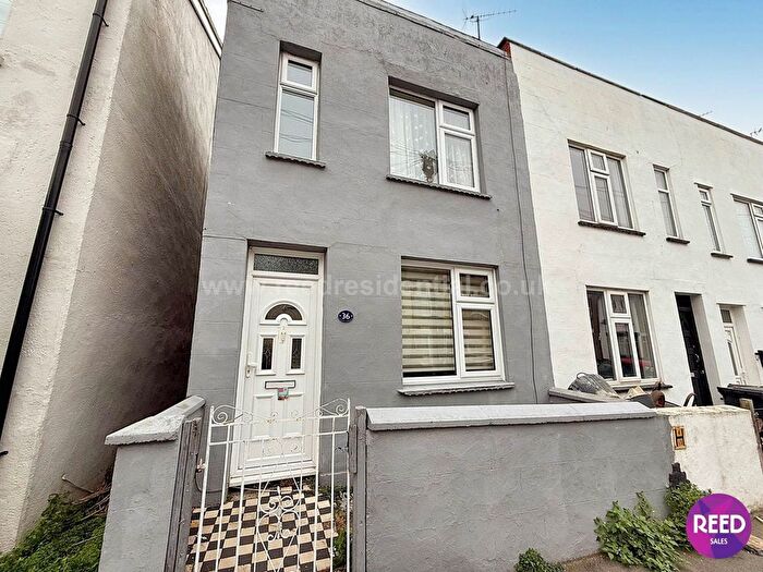 2 Bedroom Property To Rent In Brighton Avenue, Southend On Sea, SS1