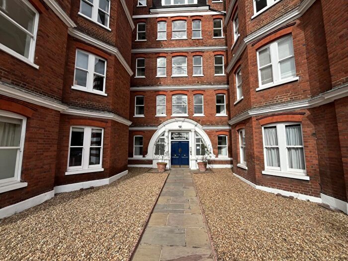 1 Bedroom Apartment To Rent In Albert Palace Mansions, Battersea, SW11