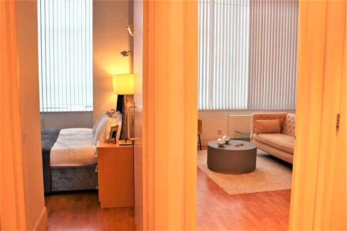 1 Bedroom Flat To Rent In Dingley Road, Shoreditch, London, EC1V