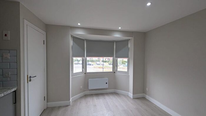 Studio To Rent In Queens Walk, Ruislip, HA4