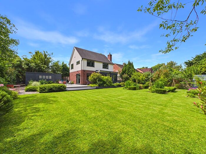 3 Bedroom Detached House For Sale In Headbourne Close, Gateacre, Liverpool., L25