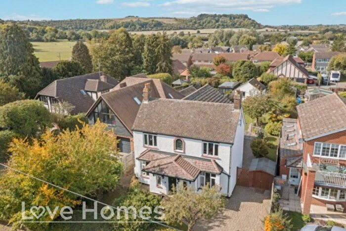 4 Bedroom Detached House For Sale In Old Road, Barton-Le-Clay, MK45