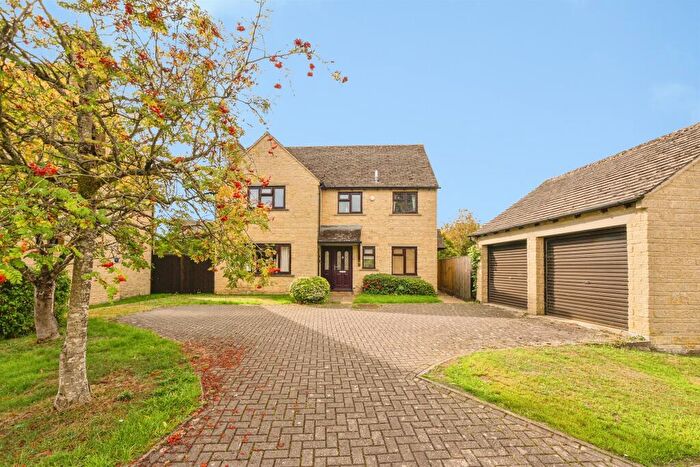 4 Bedroom Detached House For Sale In Crabtree Park, Fairford, GL7