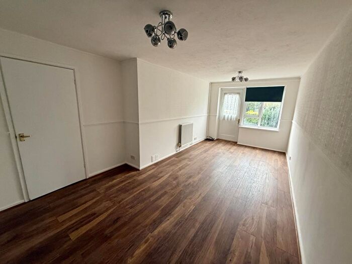2 Bedroom End Of Terrace House To Rent In Windmill Road, Bracknell, RG42