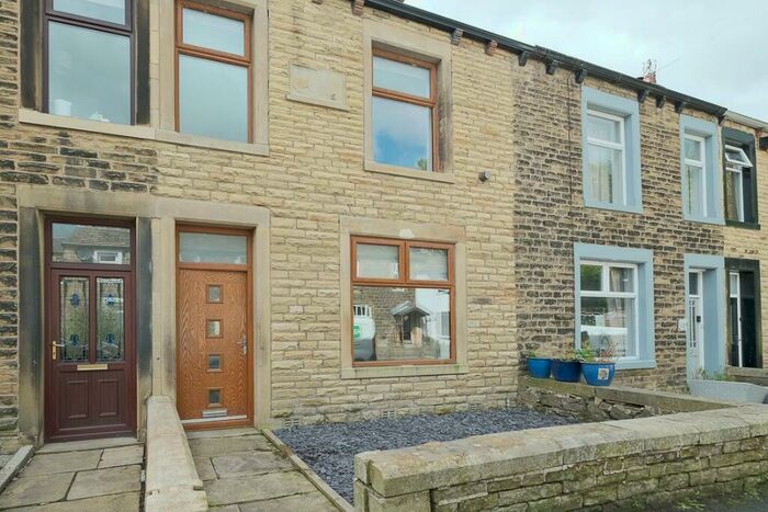 4 Bedroom House To Rent In Red Lion Street, Earby, Barnoldswick, BB18
