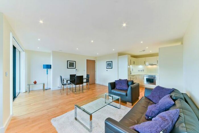 2 Bedroom Flat To Rent In Arc House, Tower Bridge, London, SE1