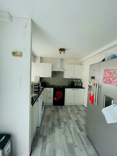 3 Bedroom End Of Terrace House To Rent In Romford, Essex, RM6
