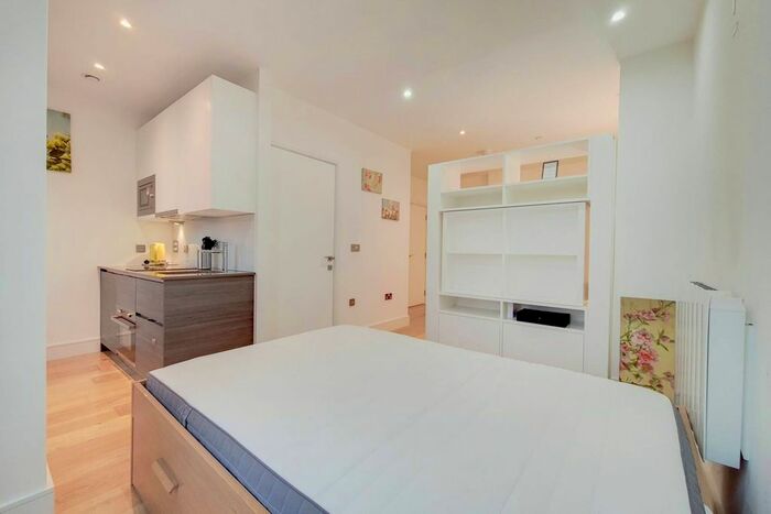 Studio To Rent In Staines Road, Hounslow, TW3