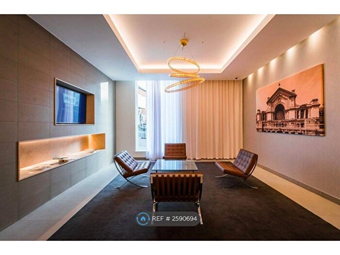 2 Bedroom Flat To Rent In Smithfield Squre, London, N8