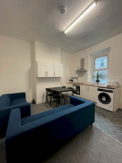 3 Bedroom House To Rent In Belvedere Road, BB10