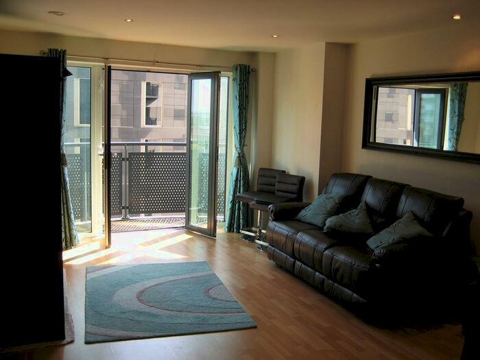 2 Bedroom Apartment To Rent In Large Bed Masshouse Apartment On Th Floor With Parking And Balcony, B5