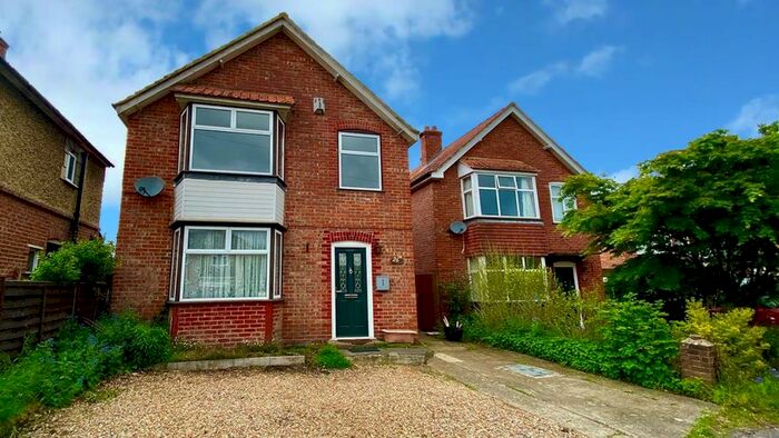 3 Bedroom Detached House To Rent In Green Lane, Blackwater, Camberley, GU17