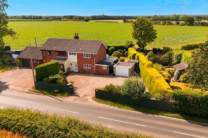 3 Bedroom Semi-Detached House For Sale In Stepping Stone Lane, Stalham, Norwich, NR12