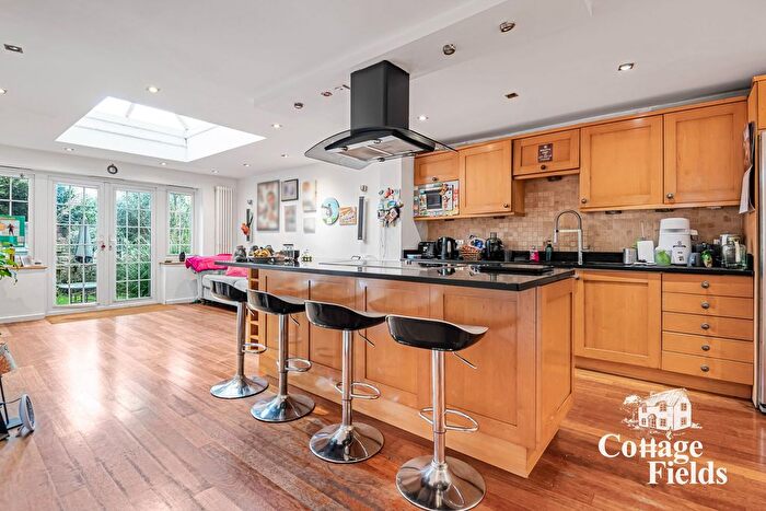 4 Bedroom Terraced House For Sale In Oak Avenue, Enfield, EN2