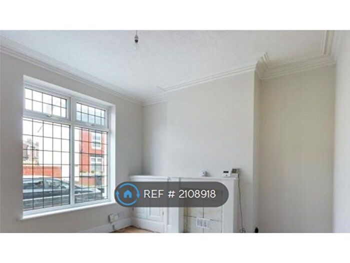 2 Bedroom Terraced House To Rent In Dawson Street, Stockport, SK1