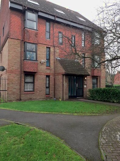 Studio To Rent In Coopers Close, London E1