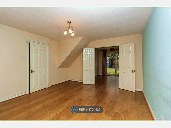 4 Bedroom Detached House To Rent In Sharp Close, Aylesbury, HP21