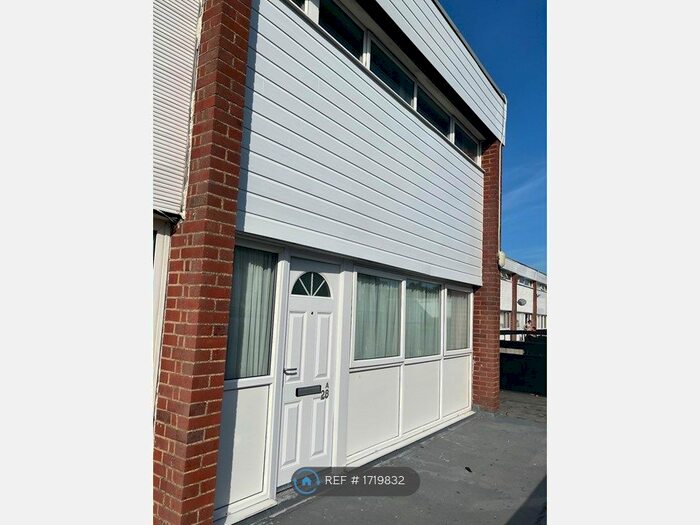 2 Bedroom Maisonette To Rent In The Central Precinct, Chandlers Ford, SO53