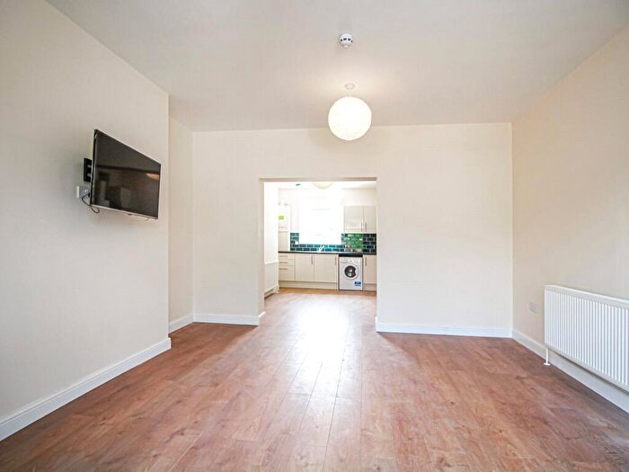 2 Bedroom Apartment To Rent In Apt, Pavilion House #, HG1