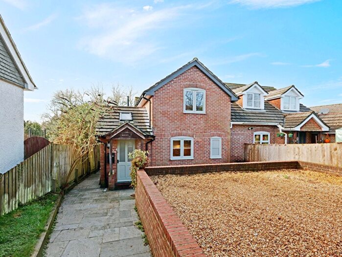 4 Bedroom Property For Sale In St James Road, Sway, Lymington, SO41