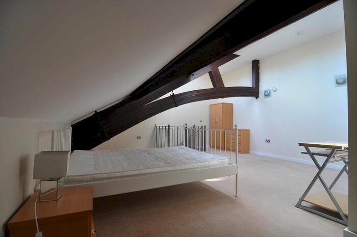 2 Bedroom Flat To Rent In Colonial Buildings, - Sunbridge Road, Bradford, BD1