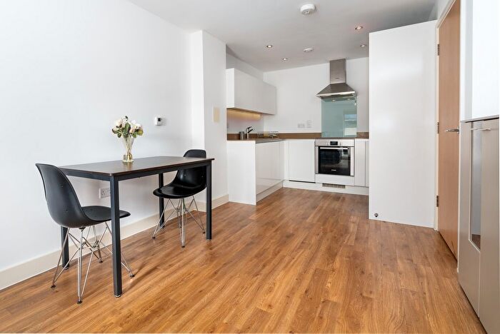 1 Bedroom Flat To Rent In Mildmay Avenue, London, N1