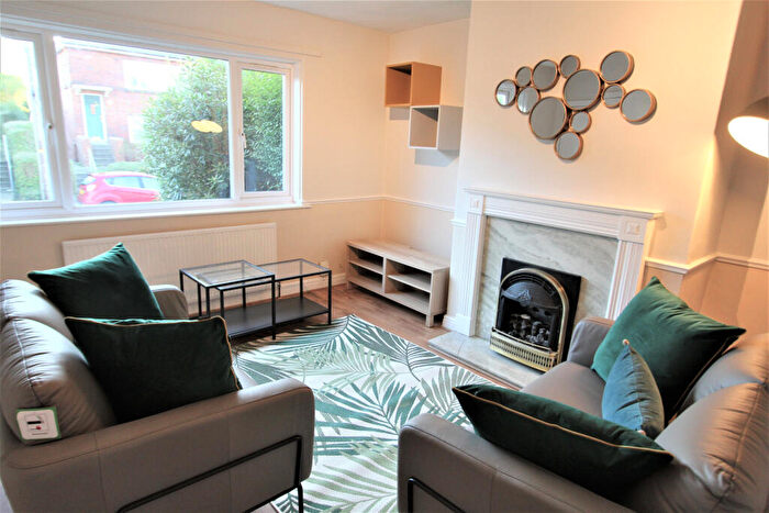 4 Bedroom House To Rent In Stanmore Grove, Leeds, LS4