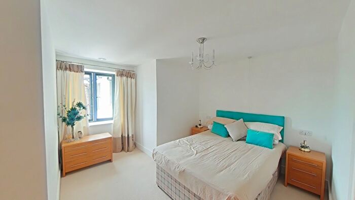 1 Bedroom Property To Rent In Mandeville Court, EN6