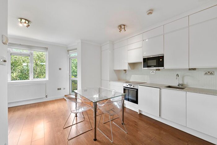 1 Bedroom Flat To Rent In Windlesham Grove, London, SW19