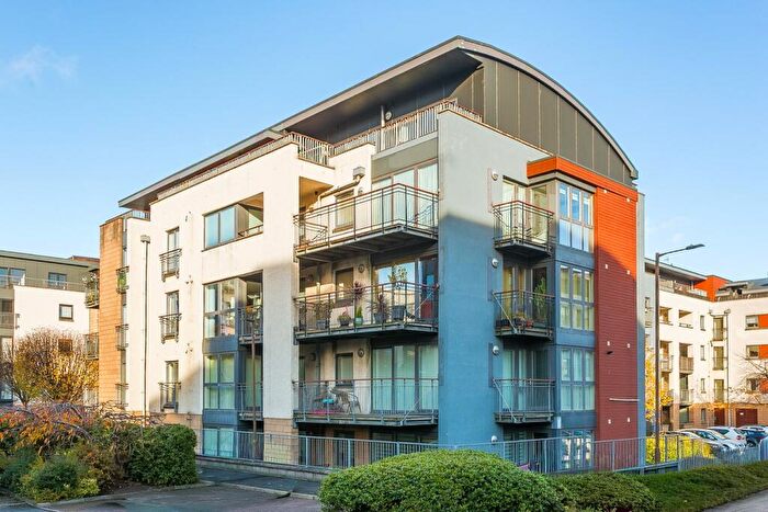 3 Bedroom Flat For Sale In East Pilton Farm Avenue, Fettes, Edinburgh, EH5