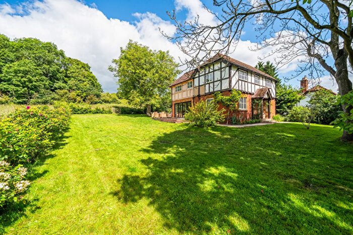 4 Bedroom Detached House For Sale In Warwick Road, Stratford-Upon-Avon, CV37