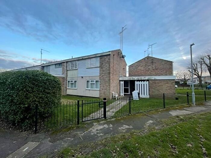 1 Bedroom Maisonette To Rent In Simpson Place, Aylesbury, HP21