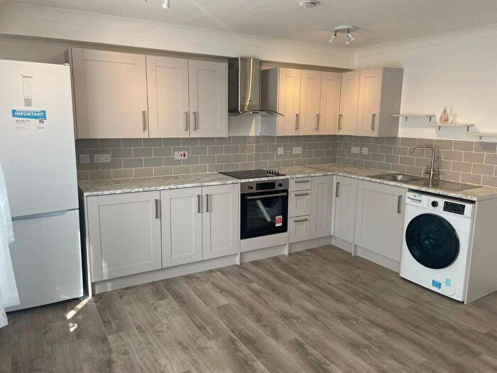 2 Bedroom Apartment To Rent In Tollgate Road, Beckton, E6