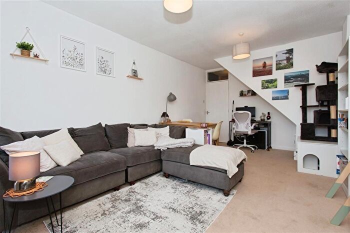 2 Bedroom Flat For Sale In Asplins Close, Over, Cambridge, CB24