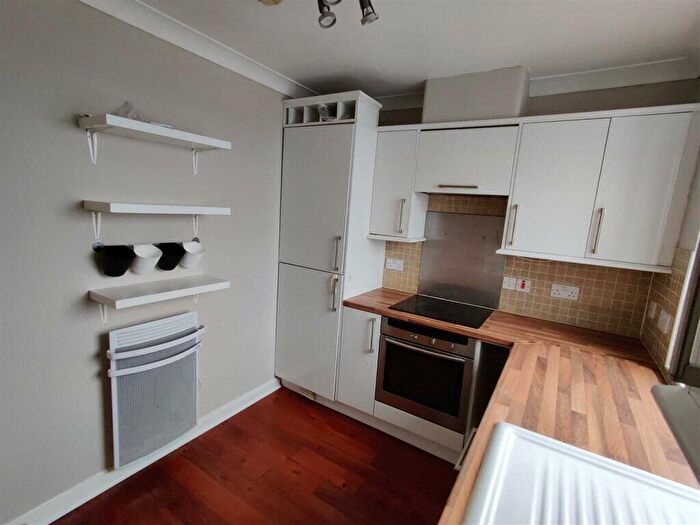 Apartment To Rent In Crown Heights, Basingstoke, RG21