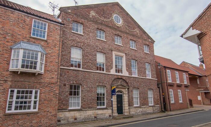 1 Bedroom Flat To Rent In St Andrewgate, York, YO1