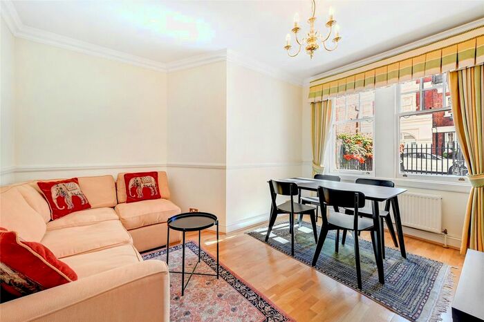 2 Bedroom Flat To Rent In Lees Place, London, W1K