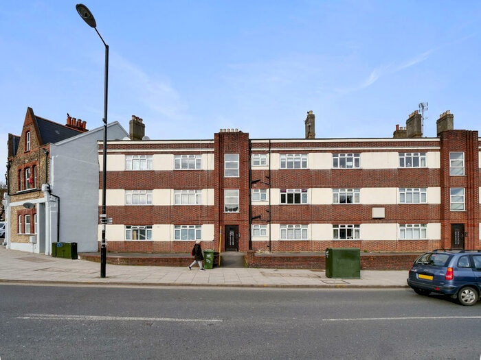 1 Bedroom Flat To Rent In Ladywell Road, (), SE13