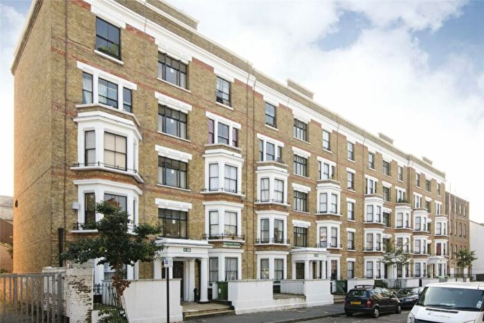 3 Bedroom Flat To Rent In Flat Quested Court, Brett Road, London, E8