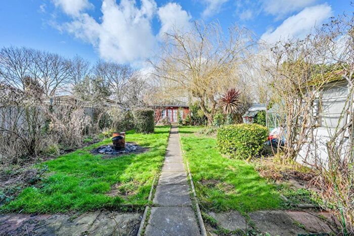 3 Bedroom Bungalow To Rent In Highfield Road, West Acton, London, W3