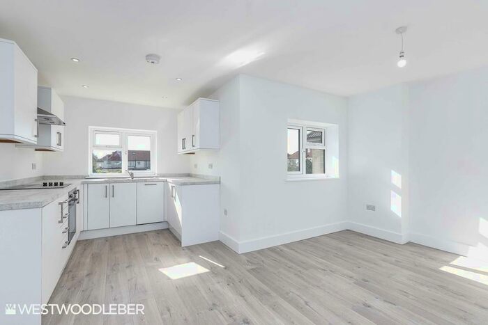 2 Bedroom Maisonette To Rent In Aylsham Road, Hoddesdon, EN11